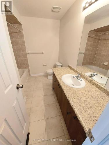 1196 Peelar Crescent, Innisfil, ON - Indoor Photo Showing Bathroom