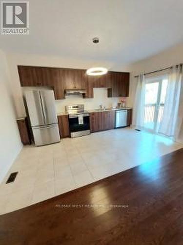 1196 Peelar Crescent, Innisfil, ON - Indoor Photo Showing Kitchen