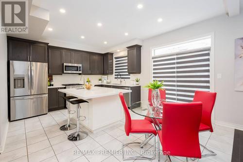 126 Barrow Avenue, Bradford West Gwillimbury, ON - Indoor Photo Showing Kitchen With Upgraded Kitchen