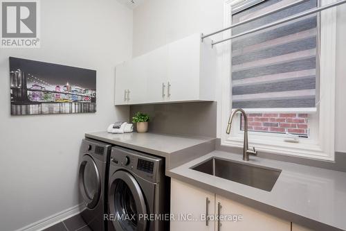 126 Barrow Avenue, Bradford West Gwillimbury, ON - Indoor Photo Showing Laundry Room