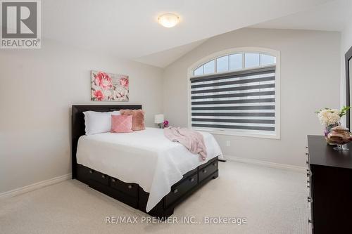 126 Barrow Avenue, Bradford West Gwillimbury, ON - Indoor Photo Showing Bedroom