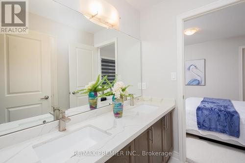 126 Barrow Avenue, Bradford West Gwillimbury, ON - Indoor Photo Showing Bathroom