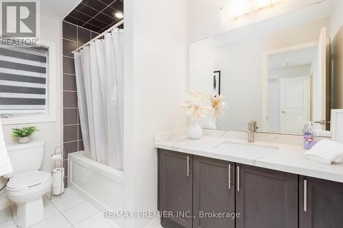 126 Barrow Avenue, Bradford West Gwillimbury, ON - Indoor Photo Showing Bathroom