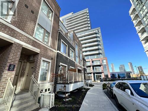 91 - 39 Honeycrisp Crescent, Vaughan, ON - Outdoor With Facade