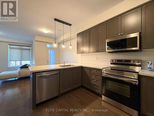 84 Holyrood Crescent, Vaughan, ON - Indoor Photo Showing Kitchen