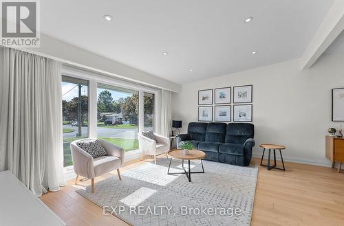 6977 Waterloo Drive, Niagara Falls (207 - Casey), ON - Indoor Photo Showing Living Room