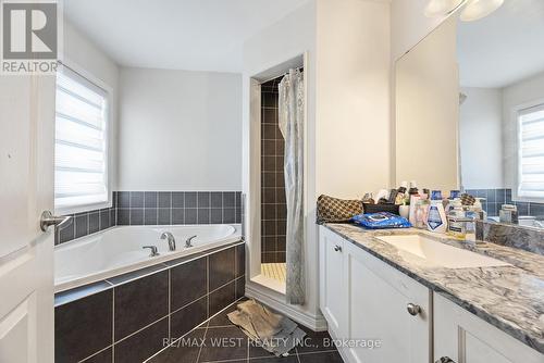 19 Kawana Road, Brampton, ON - Indoor Photo Showing Bathroom