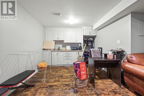 19 Kawana Road, Brampton, ON - Indoor Photo Showing Kitchen