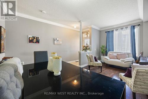 19 Kawana Road, Brampton, ON - Indoor Photo Showing Living Room