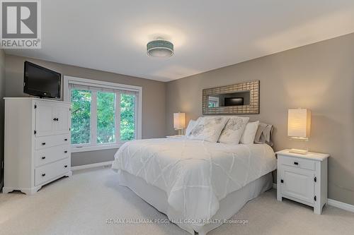 48 Lawrence Avenue, Springwater, ON - Indoor Photo Showing Bedroom