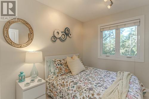 48 Lawrence Avenue, Springwater, ON - Indoor Photo Showing Bedroom