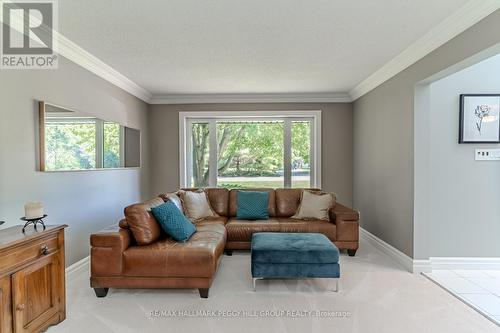 48 Lawrence Avenue, Springwater, ON - Indoor Photo Showing Living Room