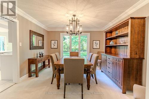 48 Lawrence Avenue, Springwater, ON - Indoor Photo Showing Dining Room