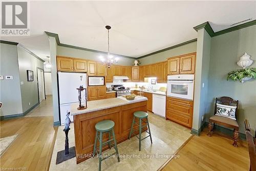 24 Bayfield Mews Lane, Bluewater (Bayfield), ON - Indoor Photo Showing Kitchen