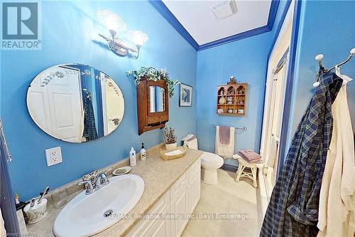 24 Bayfield Mews Lane, Bluewater (Bayfield), ON - Indoor Photo Showing Bathroom