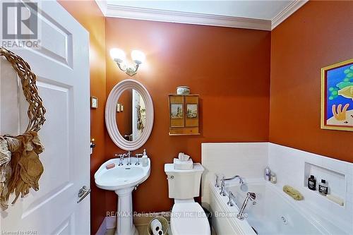 24 Bayfield Mews Lane, Bluewater (Bayfield), ON - Indoor Photo Showing Bathroom