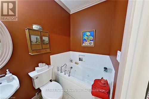 24 Bayfield Mews Lane, Bluewater (Bayfield), ON - Indoor Photo Showing Bathroom