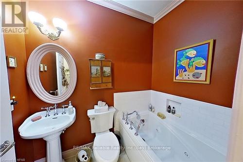 24 Bayfield Mews Lane, Bluewater (Bayfield), ON - Indoor Photo Showing Bathroom