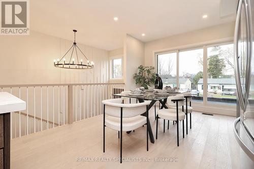 1046 Roosevelt Road, Mississauga, ON - Indoor Photo Showing Dining Room