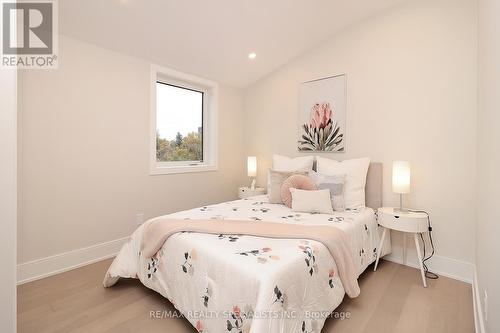 1046 Roosevelt Road, Mississauga, ON - Indoor Photo Showing Bedroom