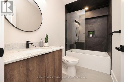 1046 Roosevelt Road, Mississauga, ON - Indoor Photo Showing Bathroom