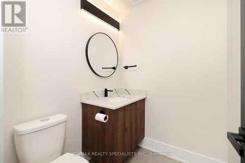 1046 Roosevelt Road, Mississauga, ON - Indoor Photo Showing Bathroom