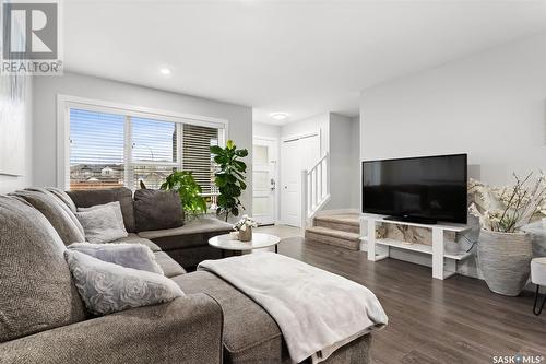 7905 Canola Avenue, Regina, SK - Indoor Photo Showing Living Room