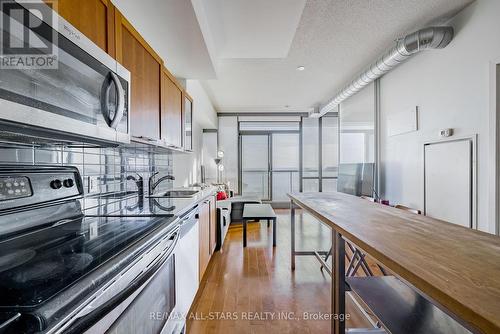 2105 - 33 Mill Street, Toronto, ON - Indoor Photo Showing Kitchen