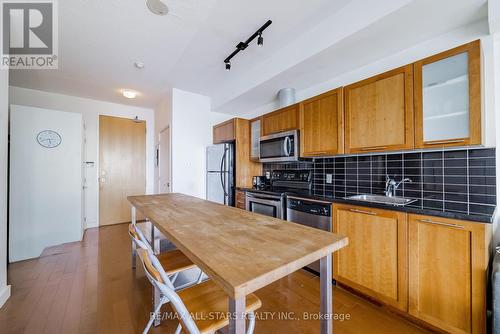 2105 - 33 Mill Street, Toronto, ON - Indoor Photo Showing Kitchen