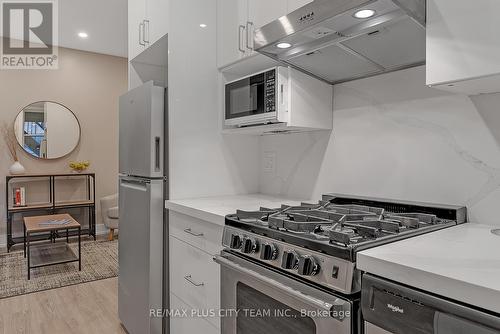 4 - 216 Seaton Street, Toronto, ON - Indoor Photo Showing Kitchen