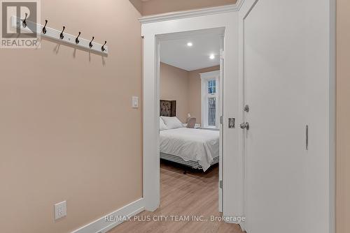 4 - 216 Seaton Street, Toronto, ON - Indoor