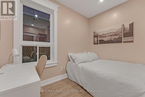 4 - 216 Seaton Street, Toronto, ON - Indoor Photo Showing Bedroom