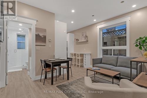 4 - 216 Seaton Street, Toronto, ON - Indoor