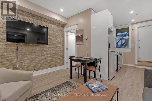 4 - 216 Seaton Street, Toronto, ON - Indoor