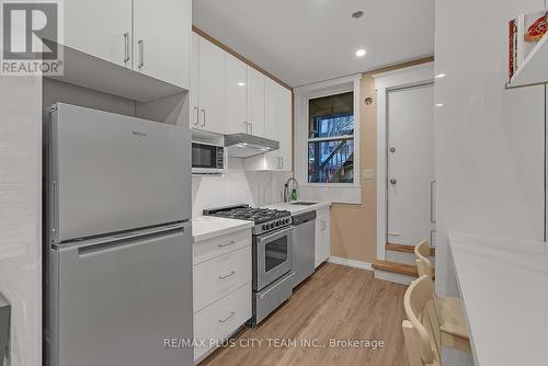 4 - 216 Seaton Street, Toronto, ON - Indoor Photo Showing Kitchen