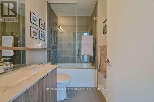 611 - 6 Parkwood Avenue, Toronto, ON - Indoor Photo Showing Bathroom