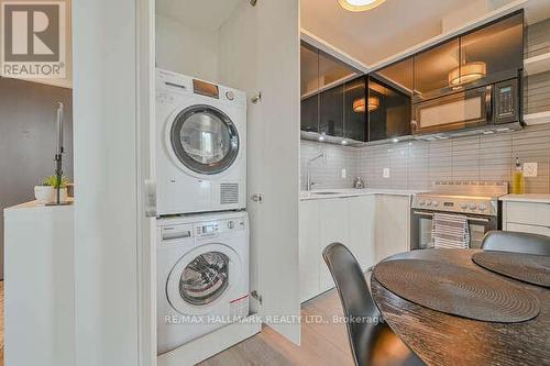 611 - 6 Parkwood Avenue, Toronto, ON - Indoor Photo Showing Laundry Room