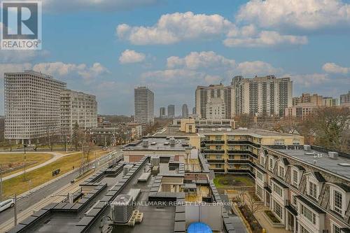 611 - 6 Parkwood Avenue, Toronto, ON - Outdoor With View