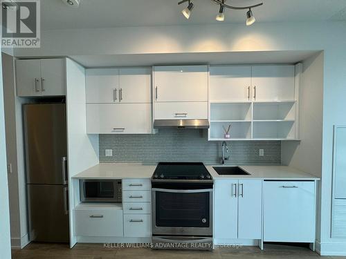 1109 - 128 Fairview Mall Drive, Toronto, ON - Indoor Photo Showing Kitchen