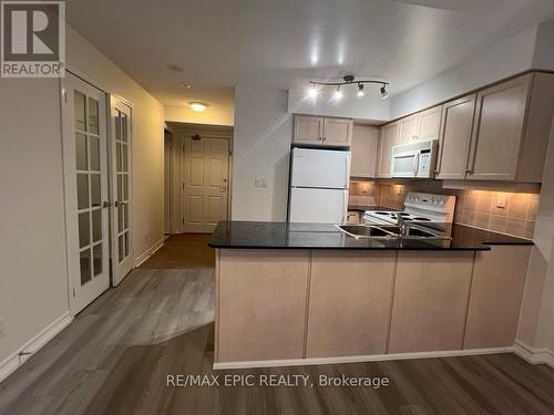 518 - 19 Barberry Place, Toronto, ON - Indoor Photo Showing Kitchen