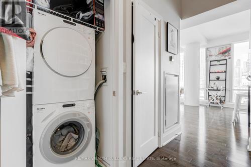 2105 - 8 The Esplanade, Toronto, ON - Indoor Photo Showing Laundry Room