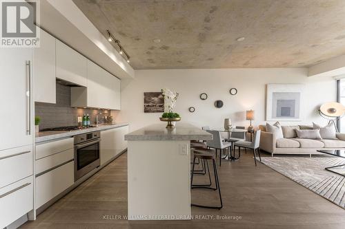 Ph1408 - 629 King Street W, Toronto, ON - Indoor Photo Showing Kitchen With Upgraded Kitchen