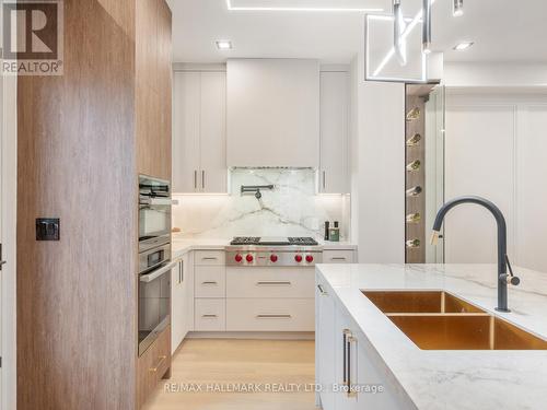 336 St Germain Avenue, Toronto, ON - Indoor Photo Showing Kitchen With Double Sink With Upgraded Kitchen