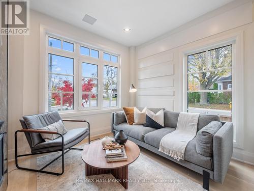 336 St Germain Avenue, Toronto, ON - Indoor Photo Showing Living Room