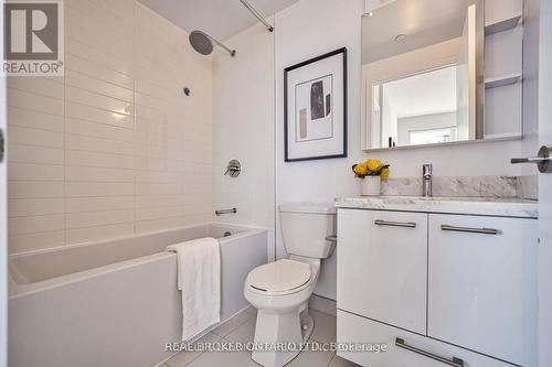 3705 - 2221 Yonge Street, Toronto, ON - Indoor Photo Showing Bathroom