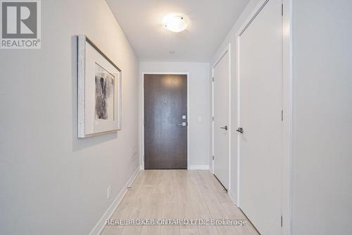 3705 - 2221 Yonge Street, Toronto, ON - Indoor Photo Showing Other Room