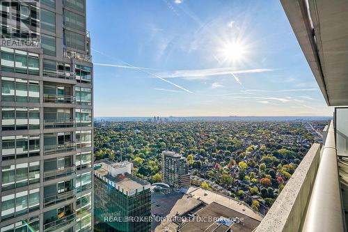 3705 - 2221 Yonge Street, Toronto, ON - Outdoor With View