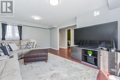 24 Madison Avenue, Orangeville, ON - Indoor Photo Showing Living Room