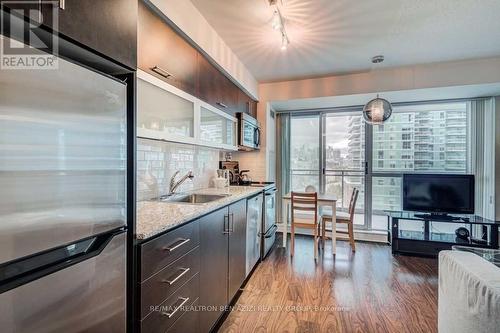 813 - 100 Western Battery Road, Toronto, ON - Indoor Photo Showing Kitchen With Upgraded Kitchen