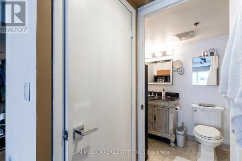 611 - 210 Victoria Street, Toronto, ON - Indoor Photo Showing Bathroom